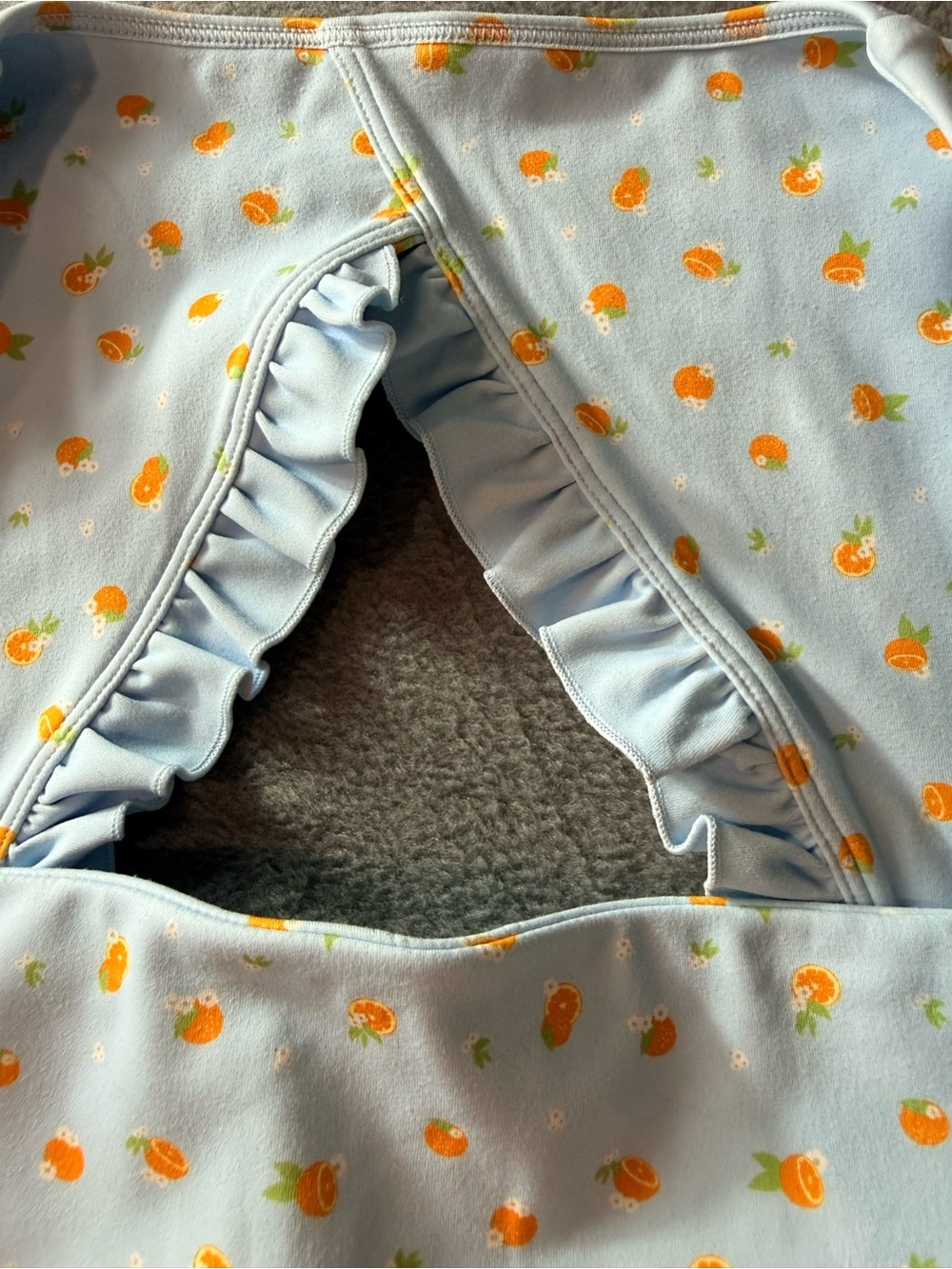 Blogilates - Ruffle Back Tank with Blue Citrus Print - Picture 4 of 8